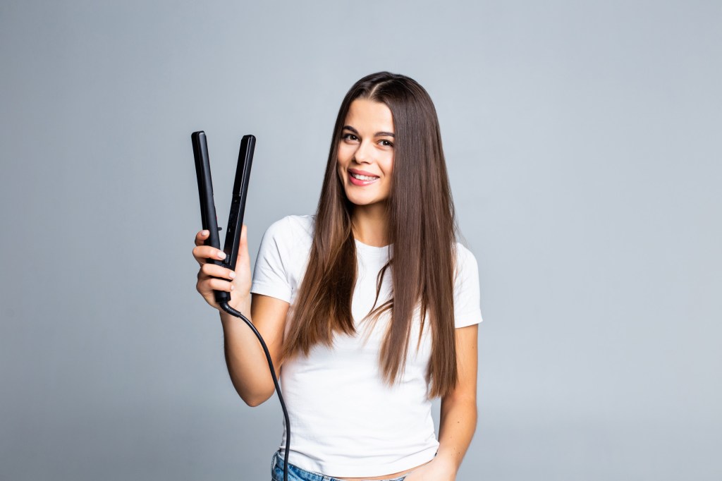 Step-by-Step Guide to Straighten Curly&nbsp;Hair